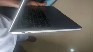 Laptop Apple MacBook Pro 2018 8GB Intel Core i5 eMMC 256GB