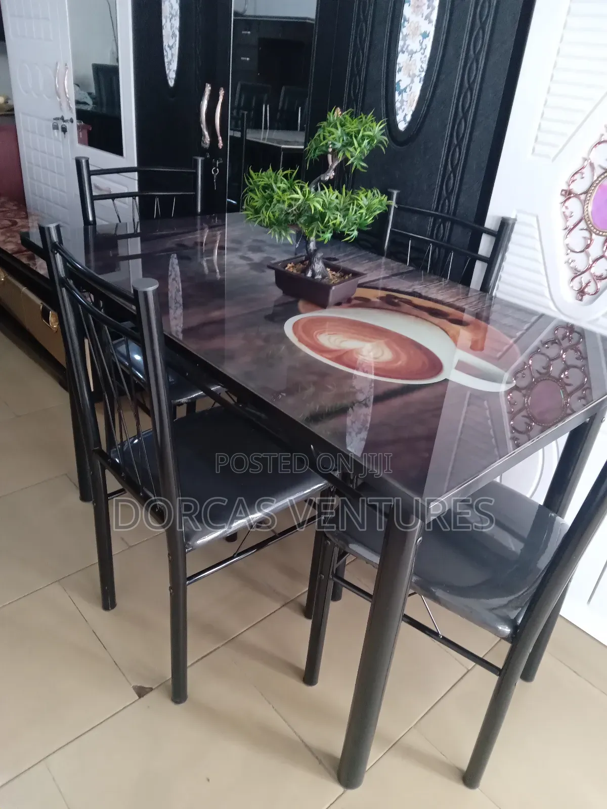 Stomy Dining Set