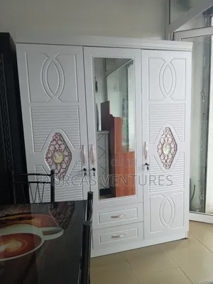 Outlined Wardrobe