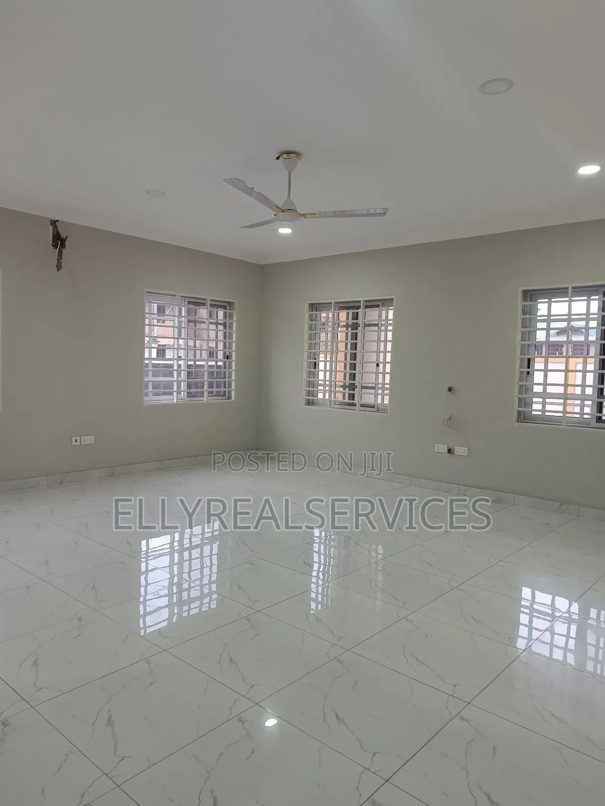 4bdrm House in Ellyrealservices, Adenta for rent