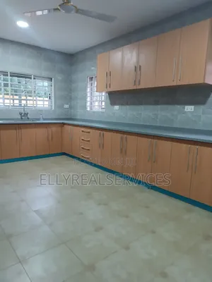 4bdrm House in Ellyrealservices, Adenta for rent