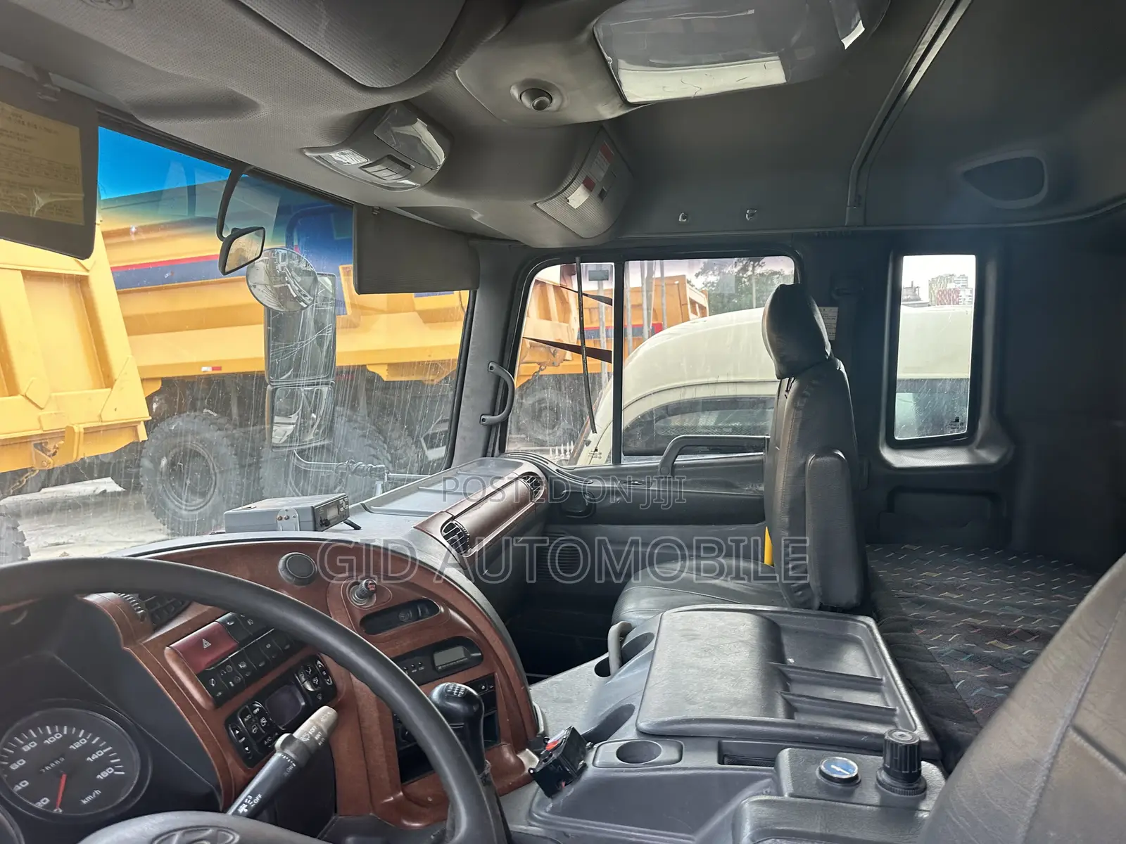Hyundai Mighty 25 Ton