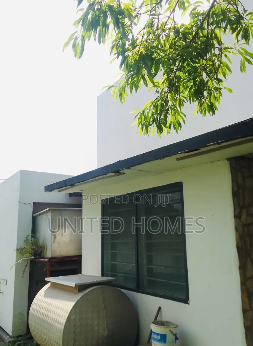 5bdrm House in Tema Metropolitan for rent