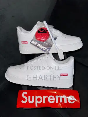 Supreme Nike Airforce 1 Low - White / Black