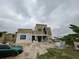 8bdrm House in K Fuseini Estate, Kumasi Metropolitan for sale