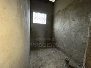 8bdrm House in K Fuseini Estate, Kumasi Metropolitan for sale