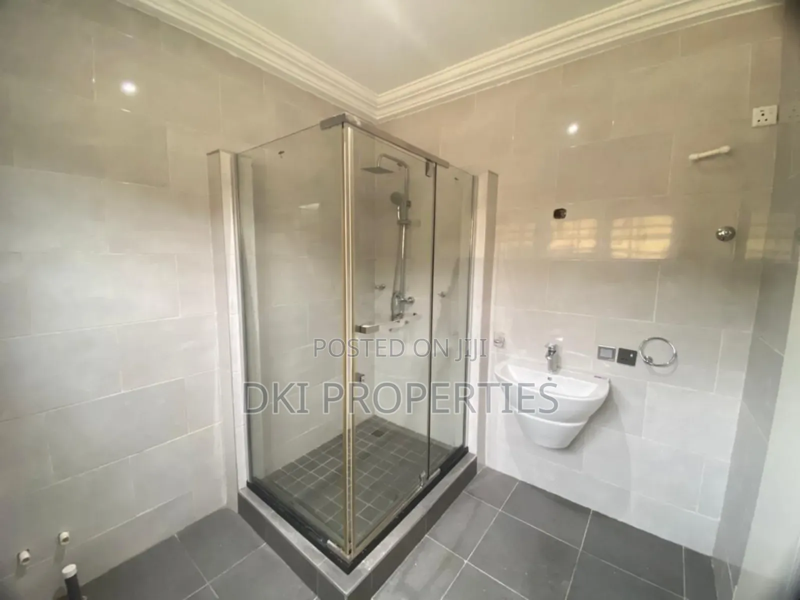 4bdrm House in Dki Properties, East Legon for rent