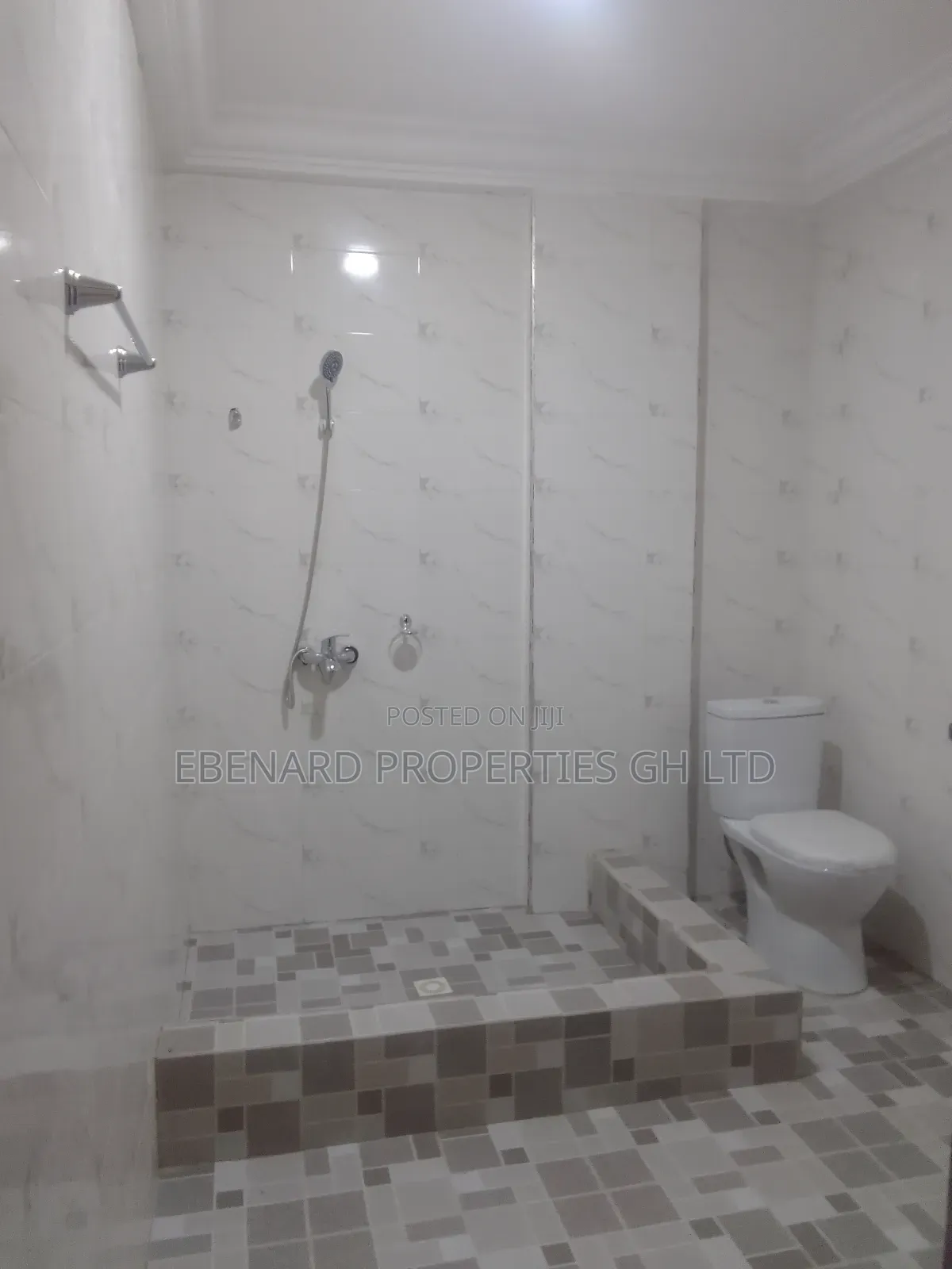 2bdrm Apartment in Ebenard Properties, Tema Metropolitan for rent
