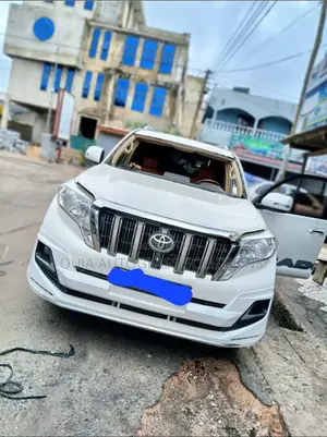 Toyota Landcruiser Prado Windscreens Available