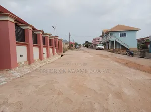 8bdrm House in Brother K Estate, Kumasi Metropolitan for sale