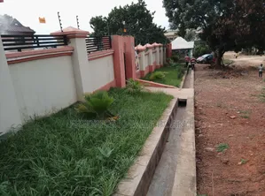 8bdrm House in Brother K Estate, Kumasi Metropolitan for sale