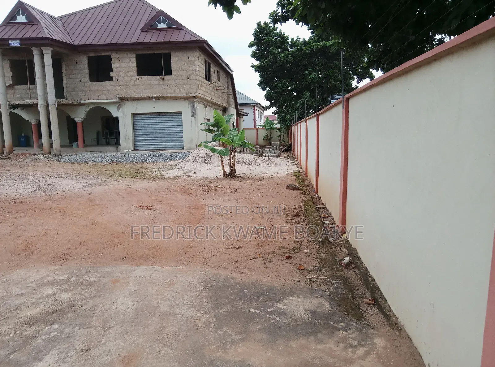 8bdrm House in Brother K Estate, Kumasi Metropolitan for sale