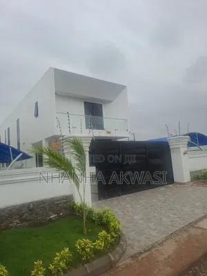 4bdrm House in Community 24, Tema Metropolitan for rent