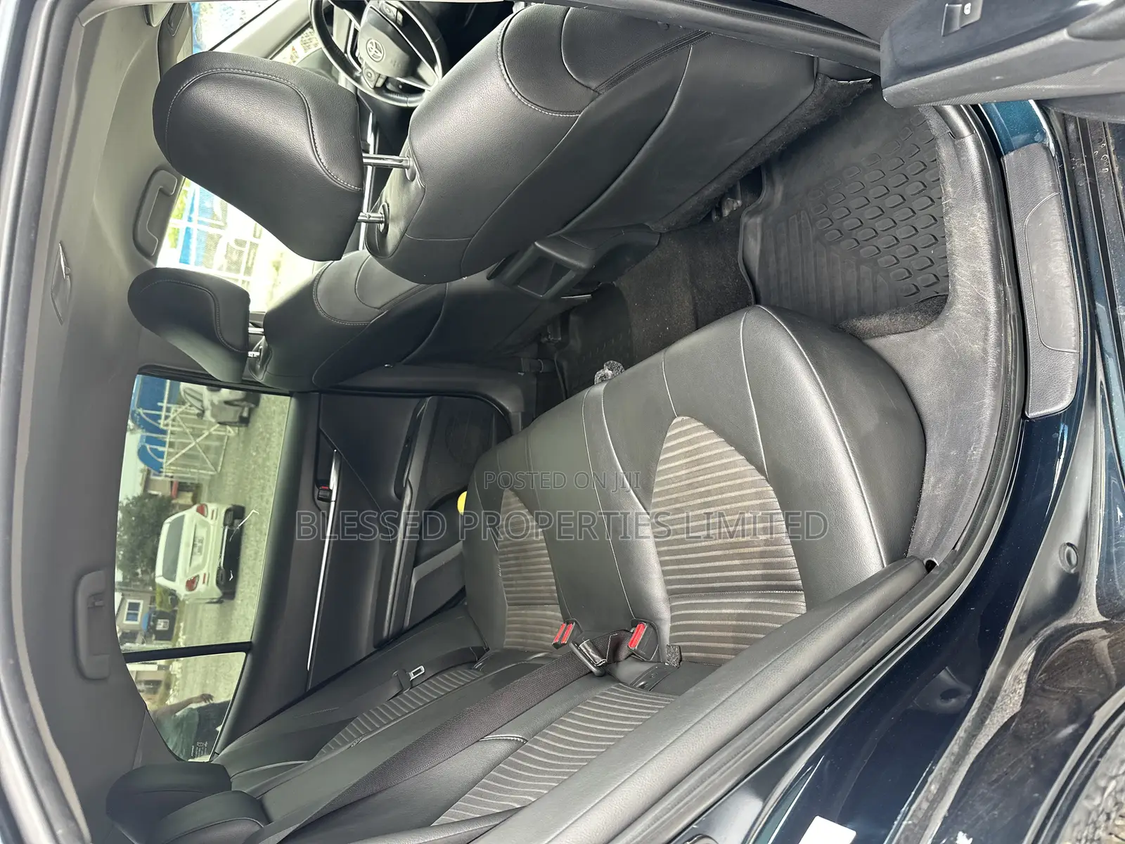 Toyota Camry SE FWD (2.5L 4cyl 8AM) 2018 Blue