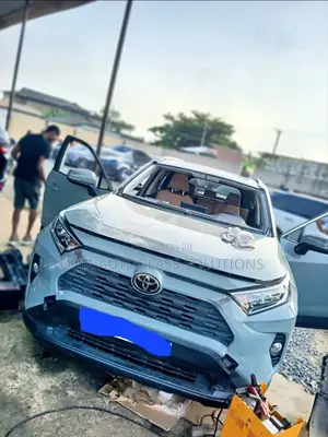 2019 Toyota Rav4 (As50) Windscreen Available