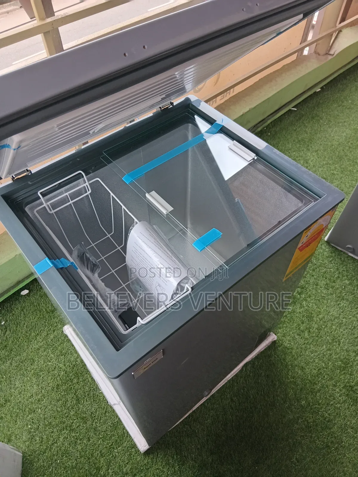 Gigantic Food Space Goldstar 141l Freezer Fridge Goldstar