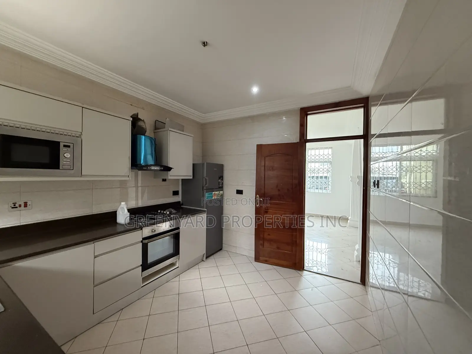 3bdrm Apartment in Mangos, East Legon for rent