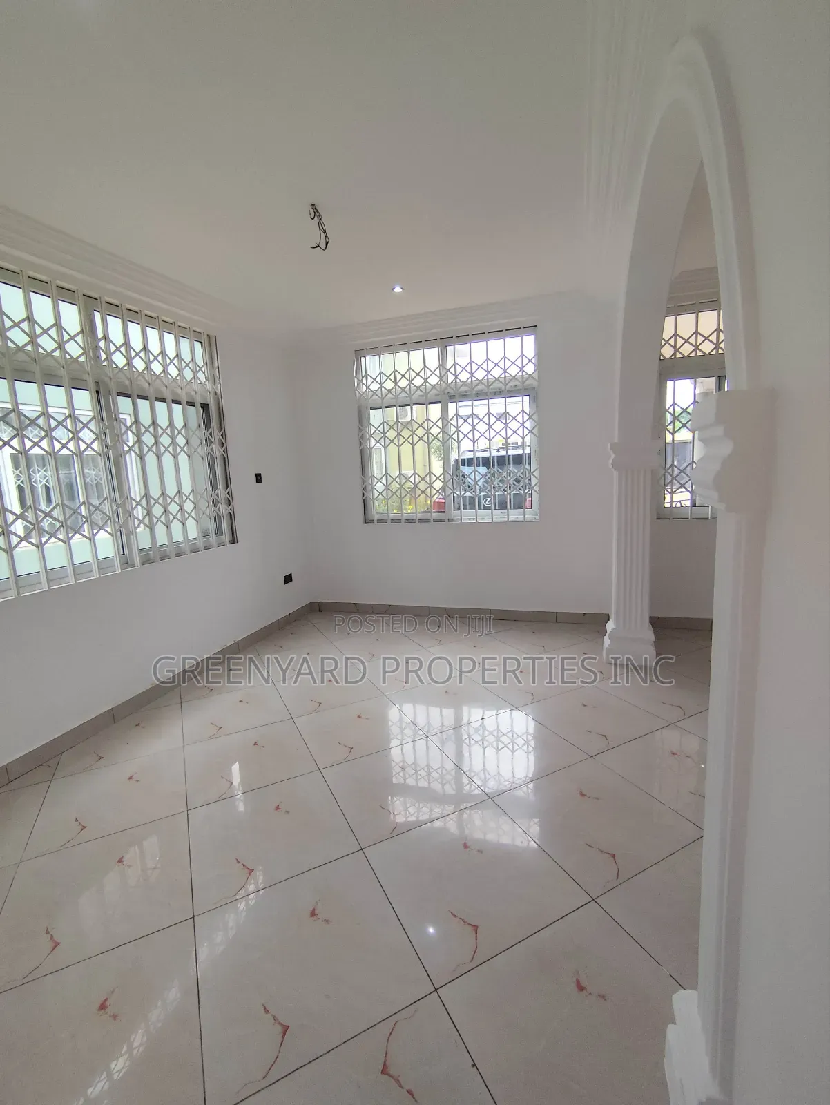 3bdrm Apartment in American House, East Legon for rent