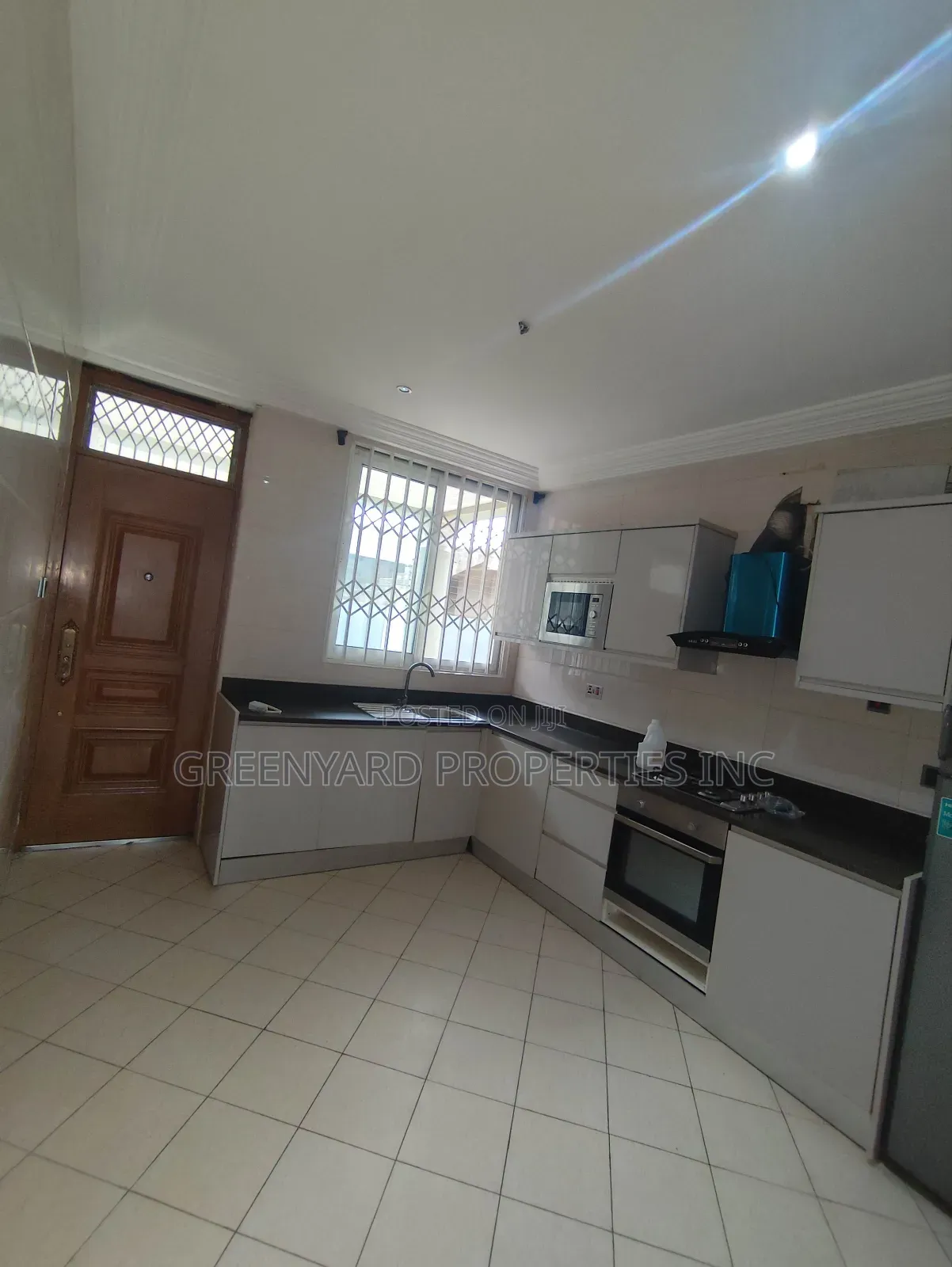 3bdrm Apartment in American House, East Legon for rent