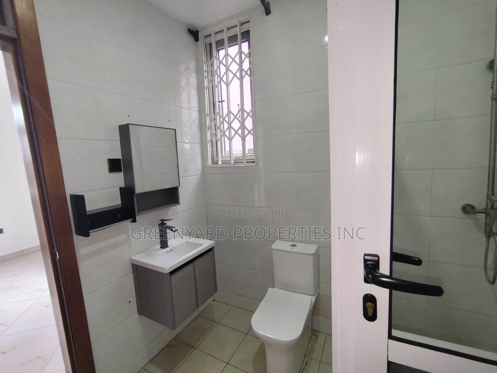 3bdrm Apartment in American House, East Legon for rent