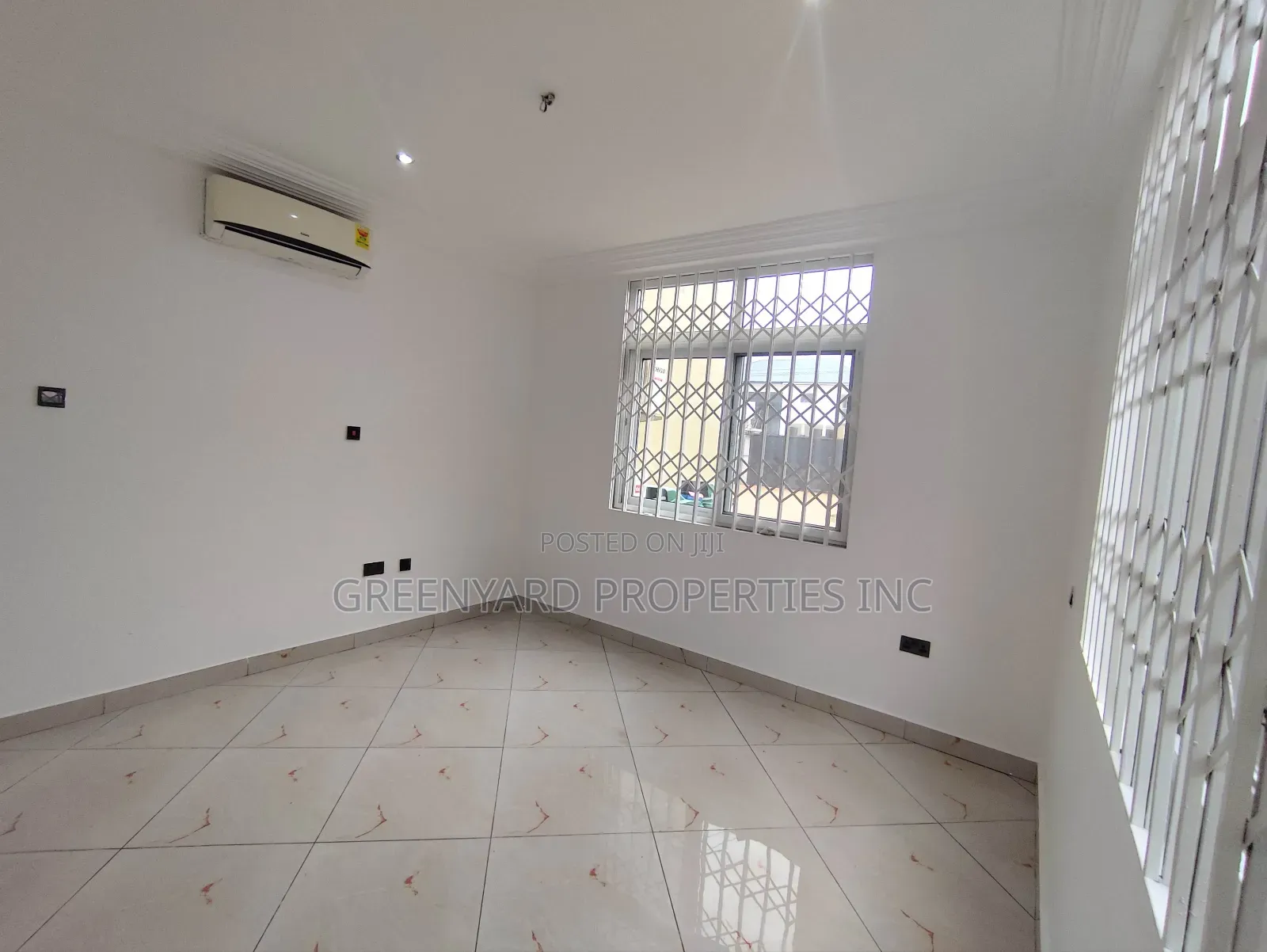 3bdrm Apartment in American House, East Legon for rent