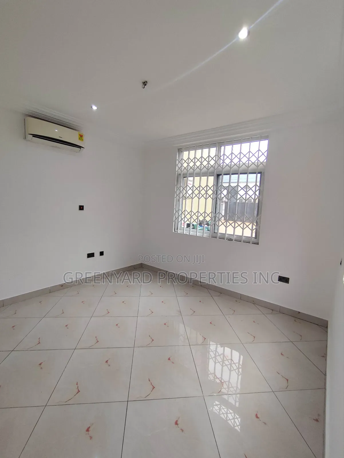 3bdrm Apartment in American House, East Legon for rent