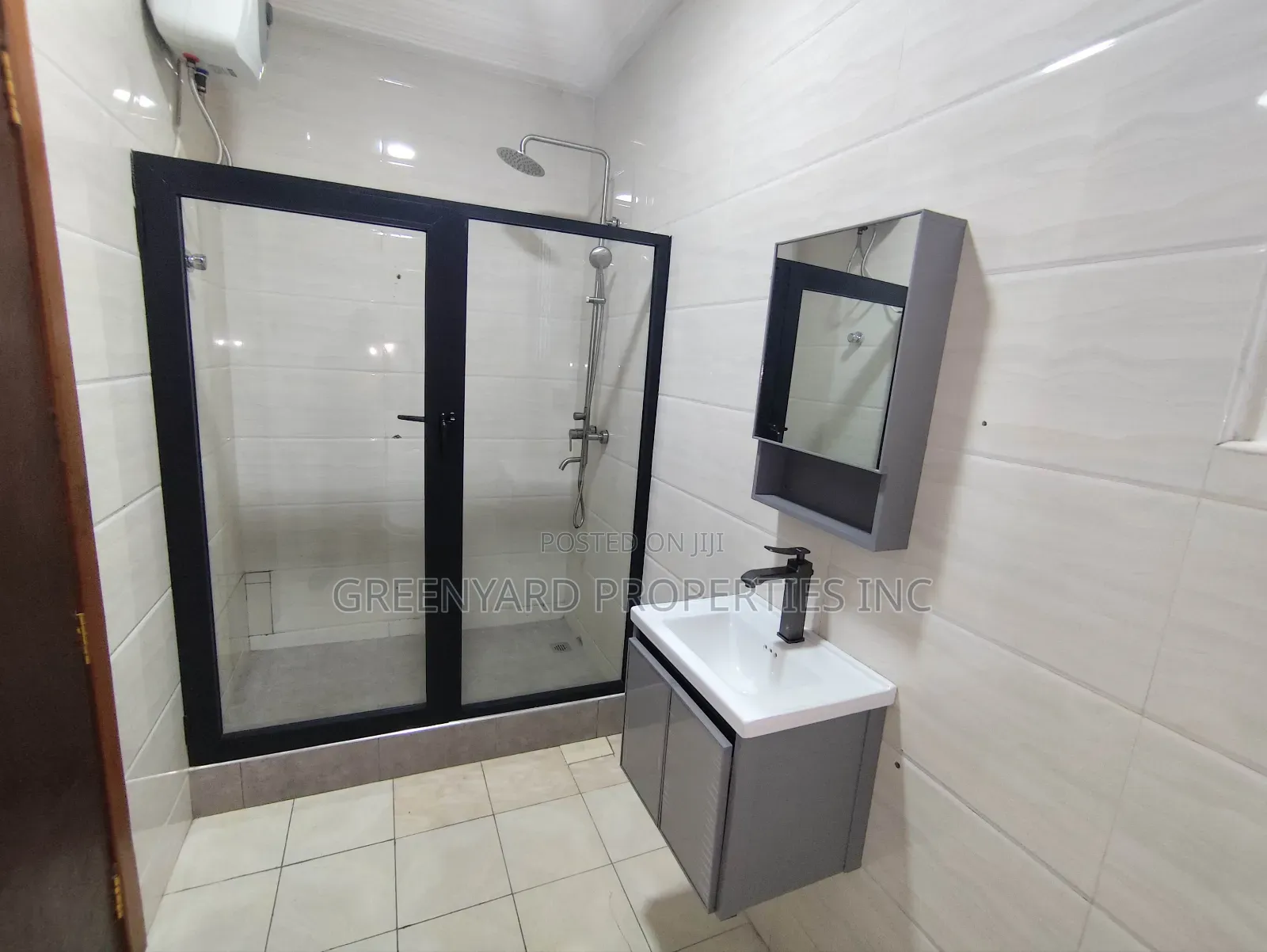 3bdrm Apartment in American House, East Legon for rent