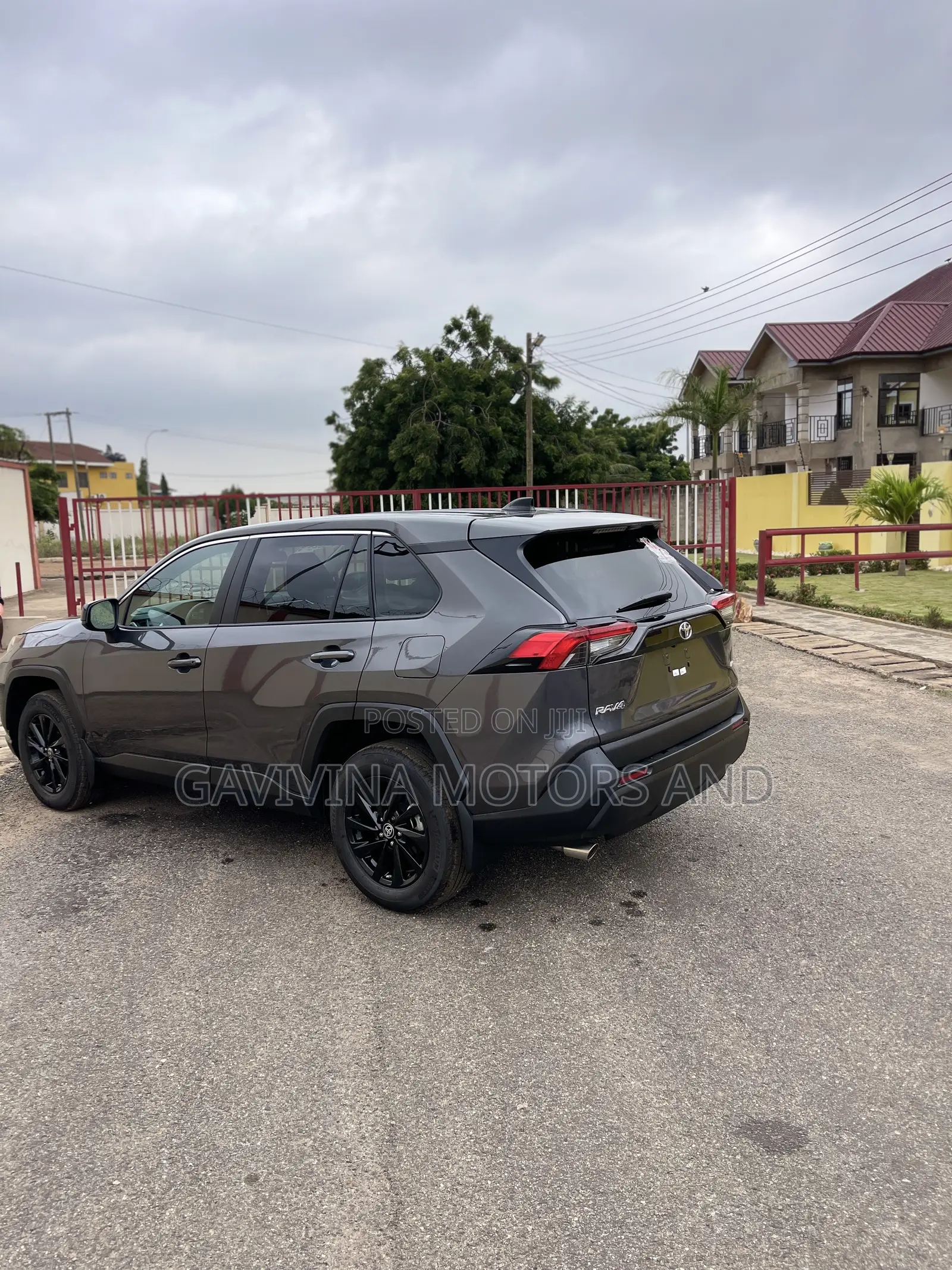 Toyota RAV4 LE 2025 Black