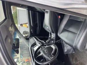 Toyota Highlander XLE 2019 Gray