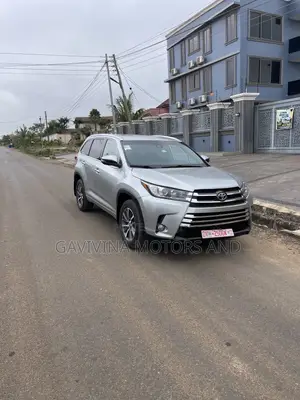 Toyota Highlander XLE 2019 Gray
