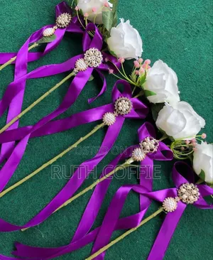 Flower and Fan for Bridesmaids