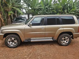 Nissan Patrol 2015 Gold
