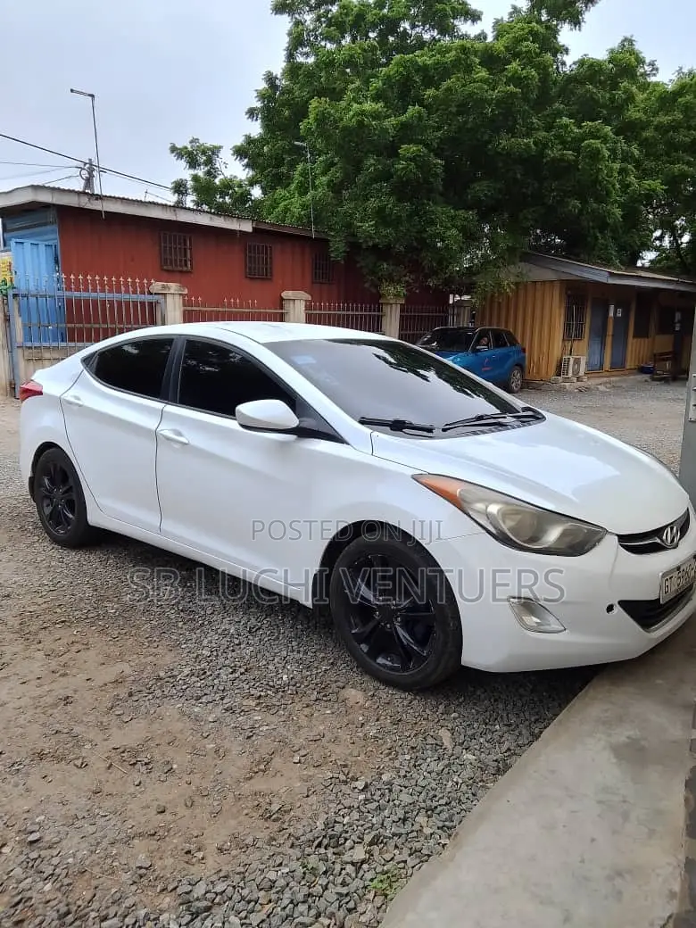 Hyundai Elantra 2013 White