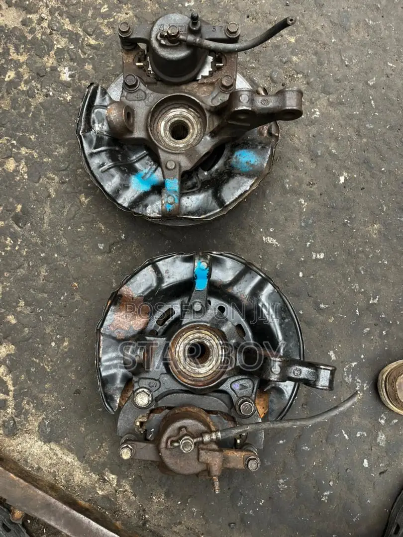 Toyota Corolla:2009 to 2017 Front Hobs
