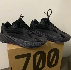 Men’S Yeezy Boost 700
