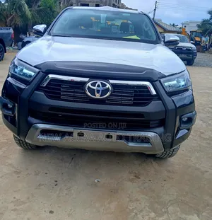 New Toyota Hilux 2025 Black