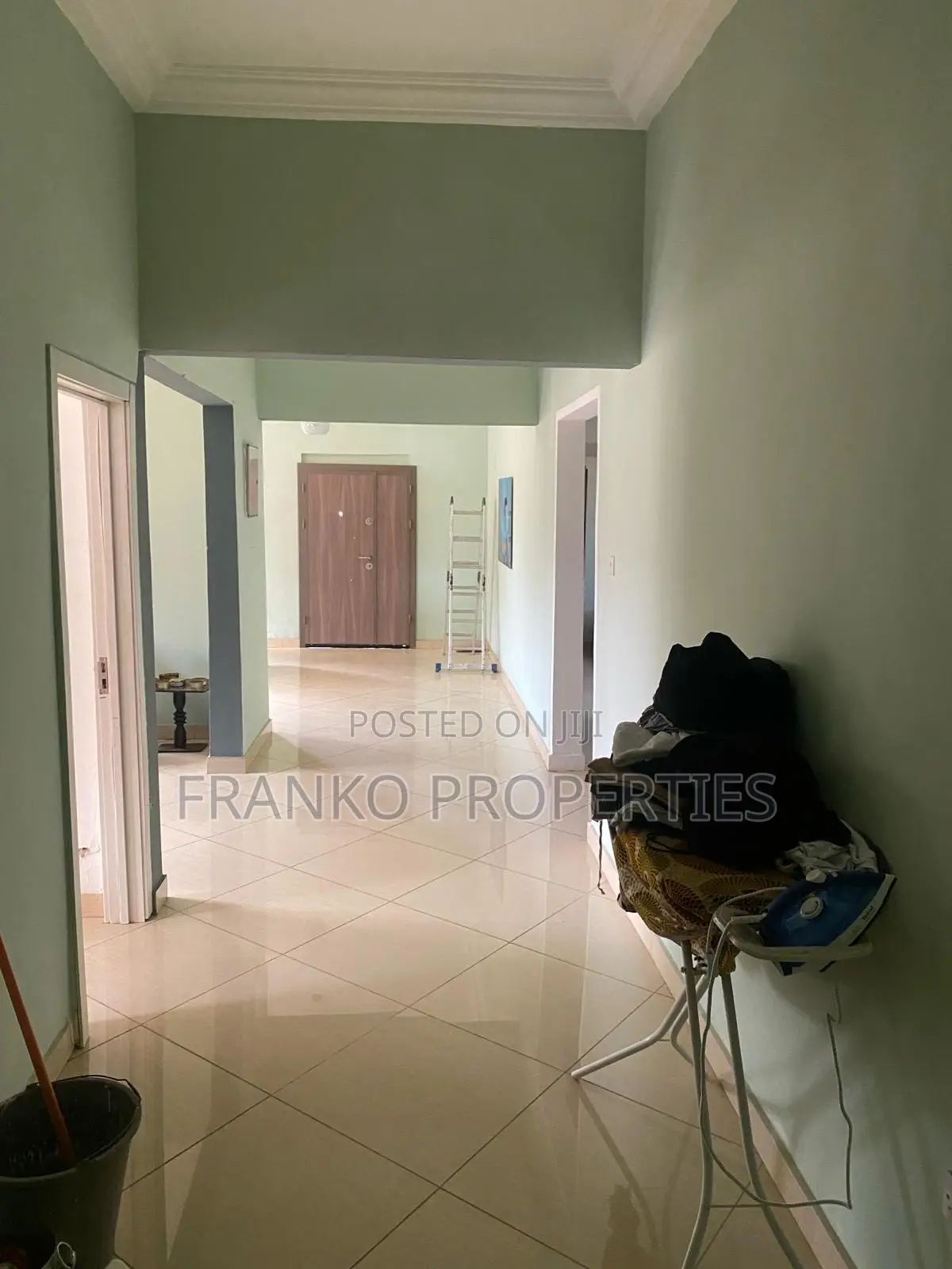 3bdrm House in Franko Propertied, School Junction for sale