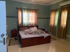 3bdrm House in Franko Propertied, School Junction for sale