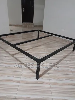 Kings Size Metal Bed.