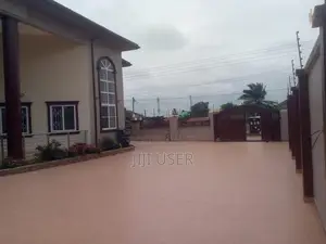 5bdrm House in Ashomang Estate for sale