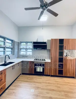 4bdrm House in Adjiringanor, Adjiriganor for sale