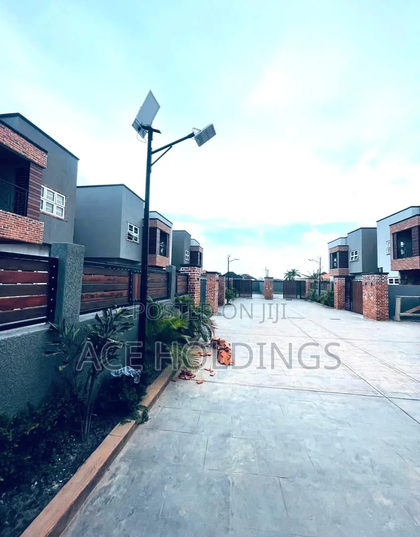 4bdrm House in Adjiringanor, Adjiriganor for sale