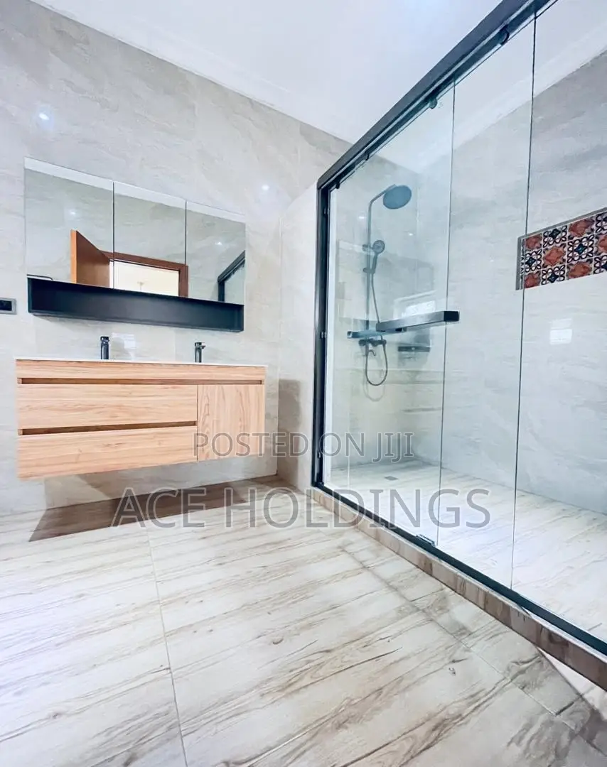 4bdrm House in Adjiringanor, Adjiriganor for sale
