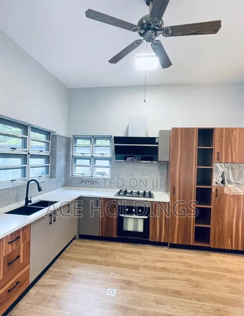 4bdrm House in Adjiringanor, Adjiriganor for sale