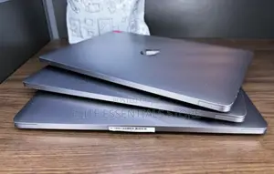 Laptop Apple MacBook Pro 2020 32GB Intel Core I7 SSD 512GB