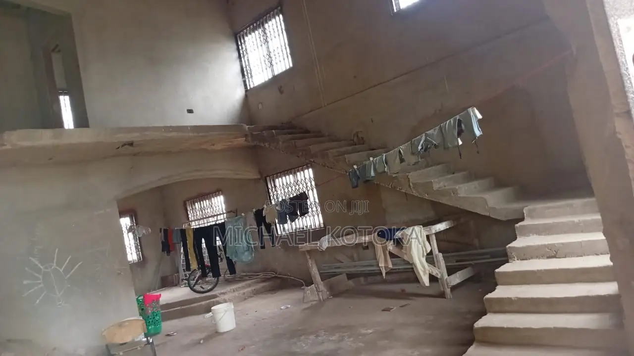 4bdrm Mansion in Kasoa for sale