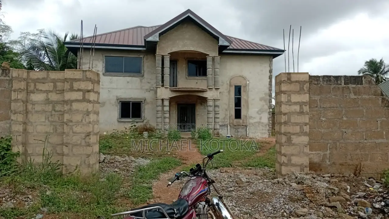 4bdrm Mansion in Kasoa for sale