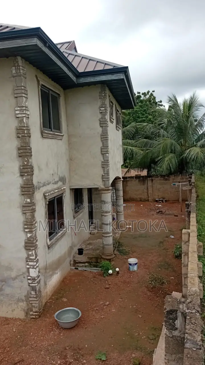 4bdrm Mansion in Kasoa for sale