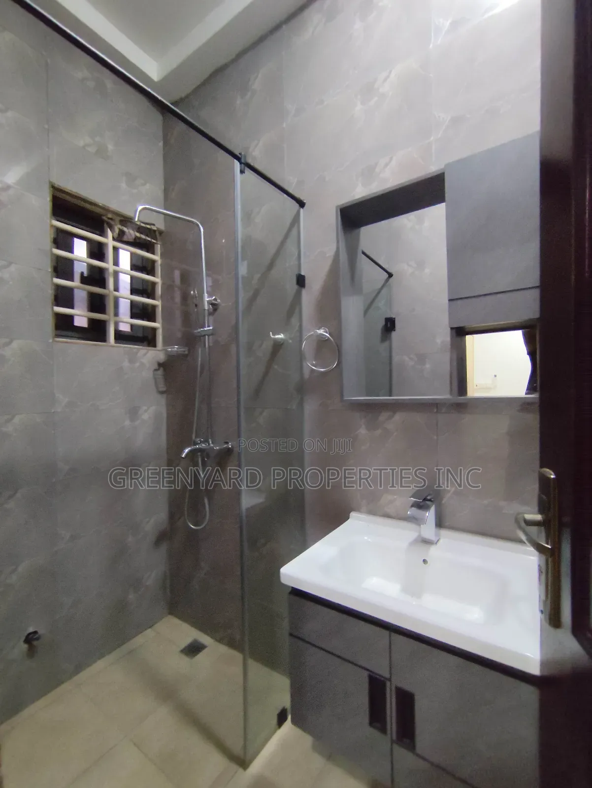 2bdrm Apartment in Otanor, Adjiriganor for rent
