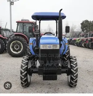 New Holland SNH 704 Tractor